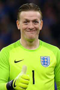 fotbalový brankář Jordan Pickford dělá své typické gesto, úšklebek nebo posunek