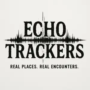 Nápis Echo Trackers, pod tím slogan Real places. Real encounters. Na bílem pozadí, horror styl, zvuková stopa (EVP)