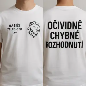 Minimalistická Lví hlava vepředu na prsu vpravo, vlevo napsané Hasiči Želeč-OCR Lev. Vzadu: Očividně Chybné Rozhodnutí