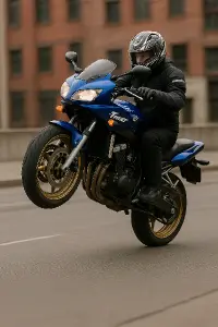 Yamaha fazer 600 jak jede po zadním kole