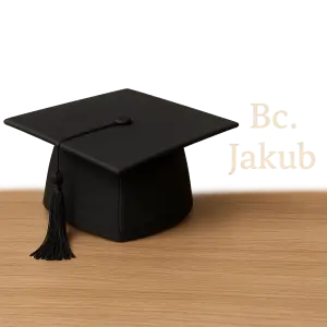 Promoce Bc. Chci tam čepici bez osob, jen čepici a Bc. Jakub