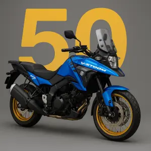 modrá motorka Suzuki v strom se zlatými koly a číslice 50