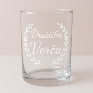 Navrhni mi sklenicích pro družičku se jménem “Verča”