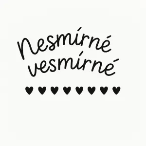 •Horní oblouk: „Nesmírně vesmírně“ (ručně psané, jemně hravé písmo)•Pod tím: 9 malých černých srdíček v jedné linii•