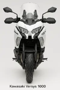 Bíle torzo Kawasaki versys 1000, rok 2022, zepředu