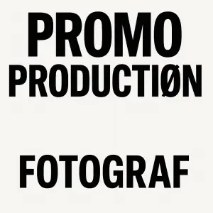 Na vrchní časti aby bylo napsané tučným písmem vše velké "PROMO PRODUCTIØN", a o polovinu menší "Fotograf"