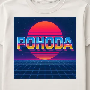 Nápis pohoda uprostřed trička počítačovou grafikou z 80. let
