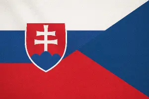 Slovenská vlajka napůl s českou diagonálně