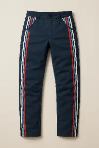 Na těchto kalhotách přidej bílé proužky, který budou dělat design jako u martini racing kombinézu.