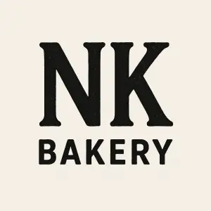 Velké NK a pod tím napsane bakery