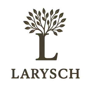 Můj merč písmeno L z něj ať vedou větve s lístky. Bude vypadat jako strom. A pod tohle logo umístí text LARYSCH