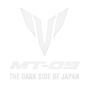 Znak Yamahy MT 09 s nápisem THE DARKSIDE OF JAPAN