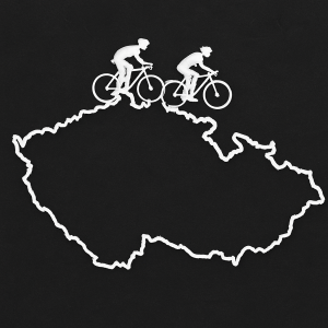 obrys mapy české republiky a po severní hranici jedou ze západu na východ dva cyklisti podklad tmavý obrys bílý