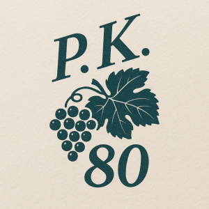 Iniciály P. K. (na šikmo) a pod tím motiv vinné révy - list a hrozen, a číslo 80.