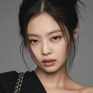 Zpěvačka Jennie z Black Pink - portret