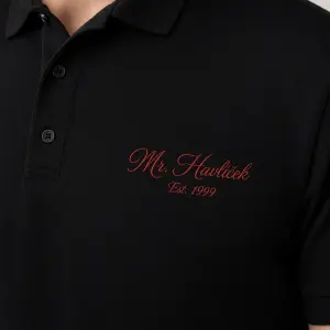 Chci aby byl napis Mr. Havlíček
Est. 1999
Napsáno červené nějakým hezkým písmem elegantním a dat to jakoby na levé prso