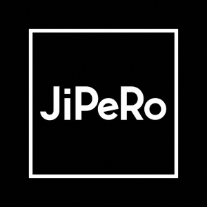 vytvoř černobílé logo s nápisem JiPeRo v černém čverci s černým pozadím