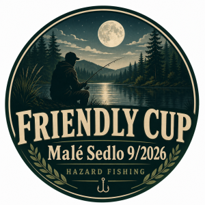 Nadpis: FRIENDLY CUP
Malé Sedlo 9/2026
Logo rybáře u vody a lesni krajiny s měsícem. Dole mensim pismem HAZARD FISHING
