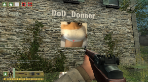 Měl by tam být nápis: DoD_Donner, a to nahoře uprostřed.