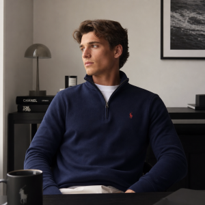 Myslím ten jeho quarter zip navy blue