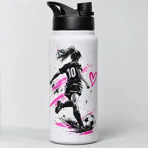 Ahoj. Potřebuji s něčím pomoct. Chci udělat své dceři lahev na pití na fotbal a ona na to chce obrázek. Poslala bych ti