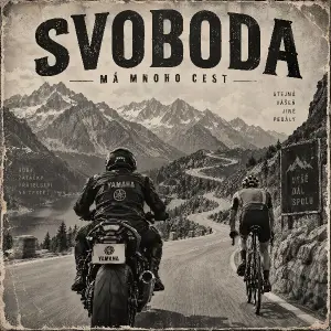 motorkář zezadu, motorka Yamaha, před ním klikatá cesta, okolo hory, černobílé,vedle motorkare cyklista Nahoře nápis